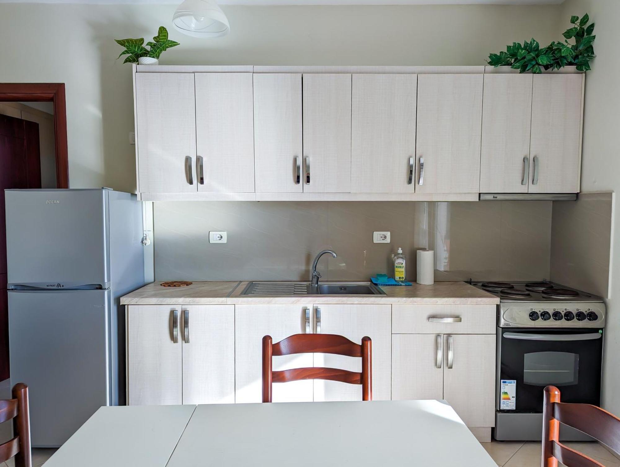 Sarah'S Apartments - 5 Min Walk To Beaches & Boulevard - Big Balcony! Sarandë Exteriör bild