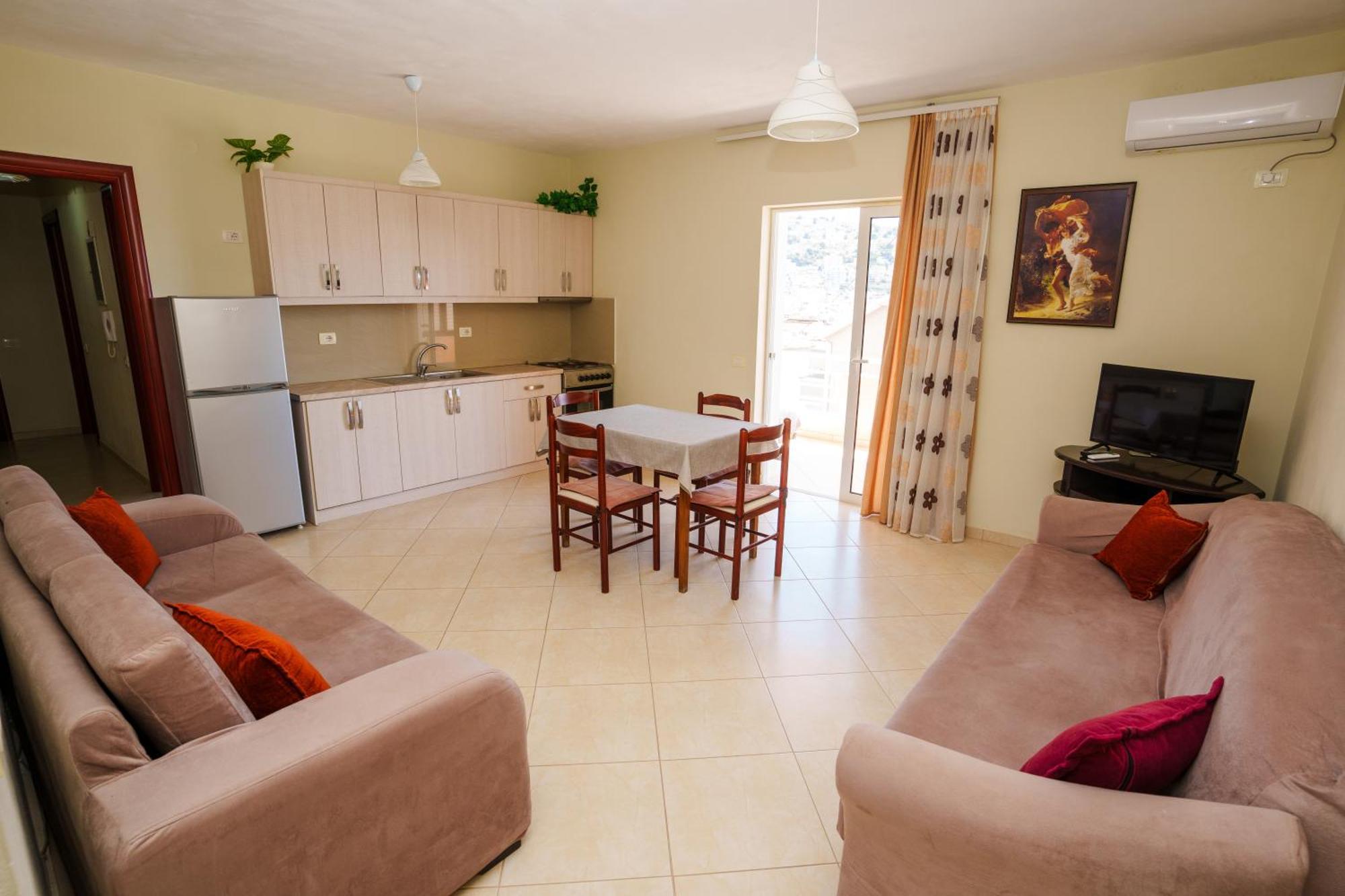 Sarah'S Apartments - 5 Min Walk To Beaches & Boulevard - Big Balcony! Sarandë Exteriör bild