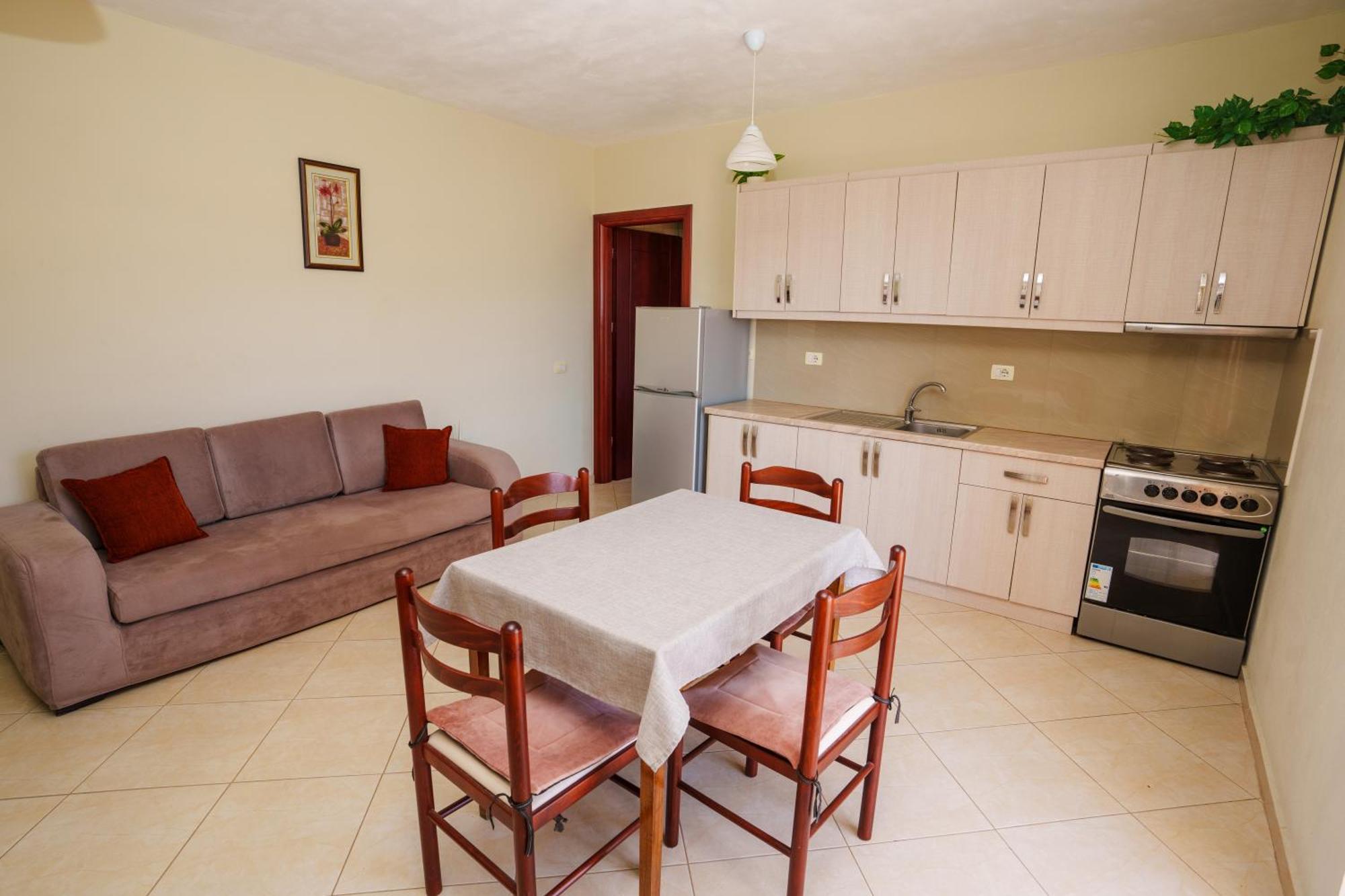 Sarah'S Apartments - 5 Min Walk To Beaches & Boulevard - Big Balcony! Sarandë Exteriör bild