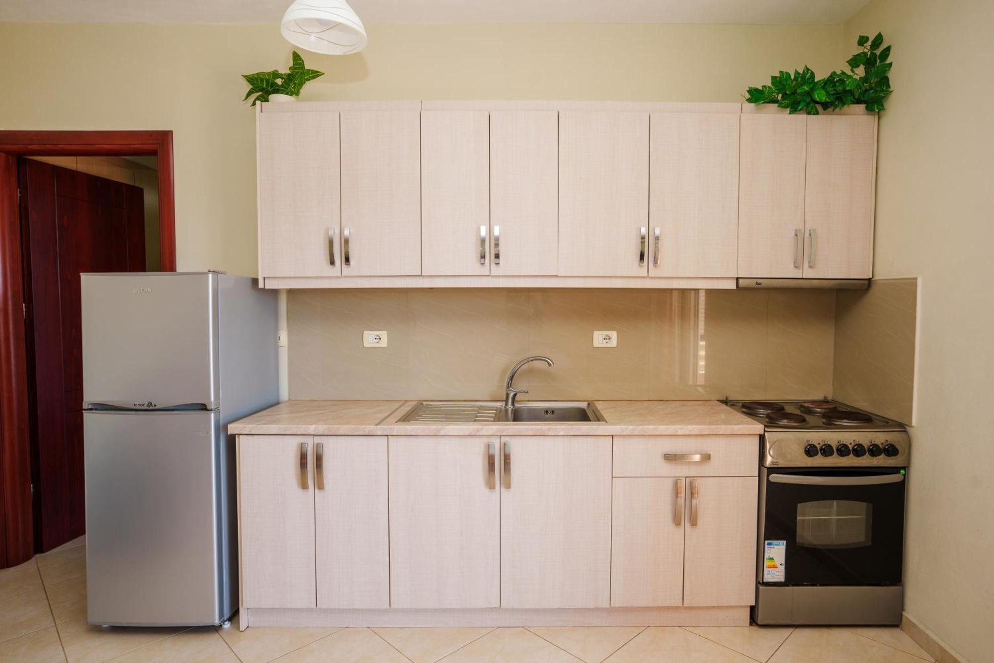 Sarah'S Apartments - 5 Min Walk To Beaches & Boulevard - Big Balcony! Sarandë Exteriör bild